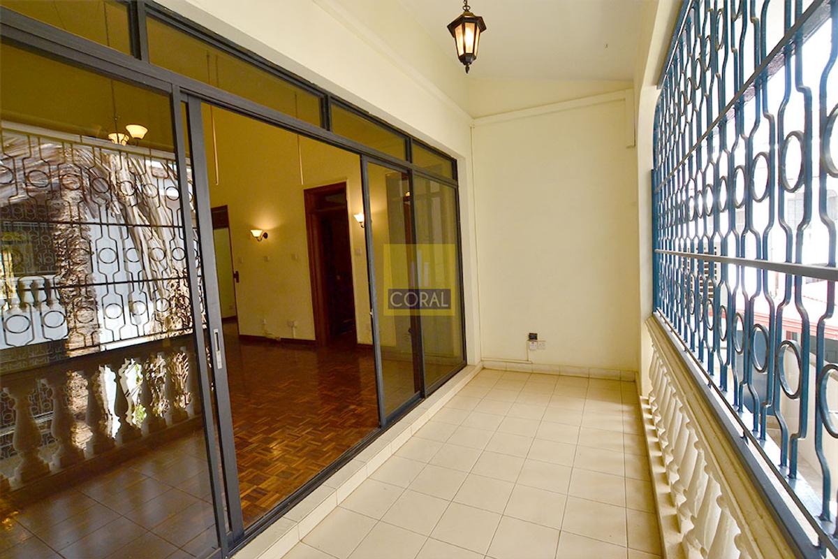 5 Bed Villa with En Suite in Westlands Area - 16