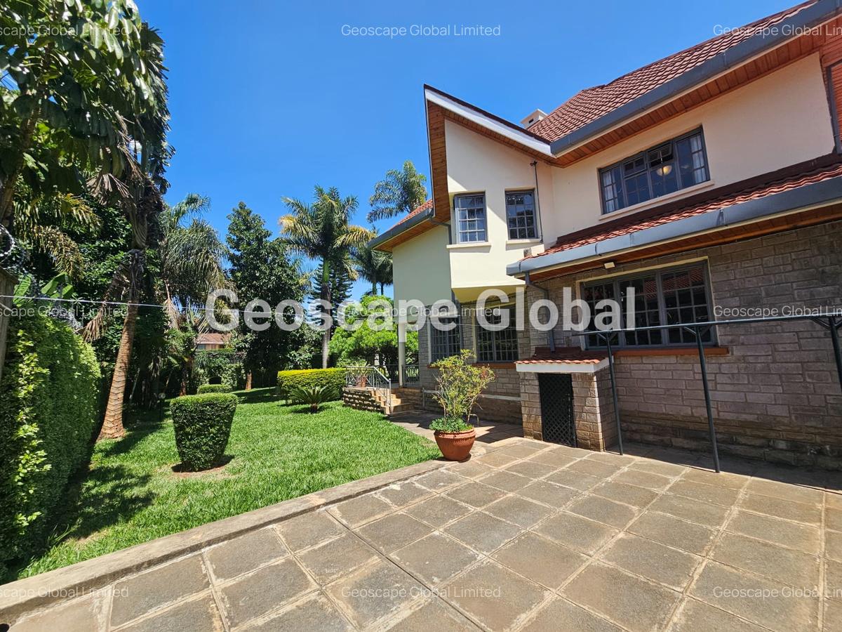 5 Bed House with En Suite in Runda - 4