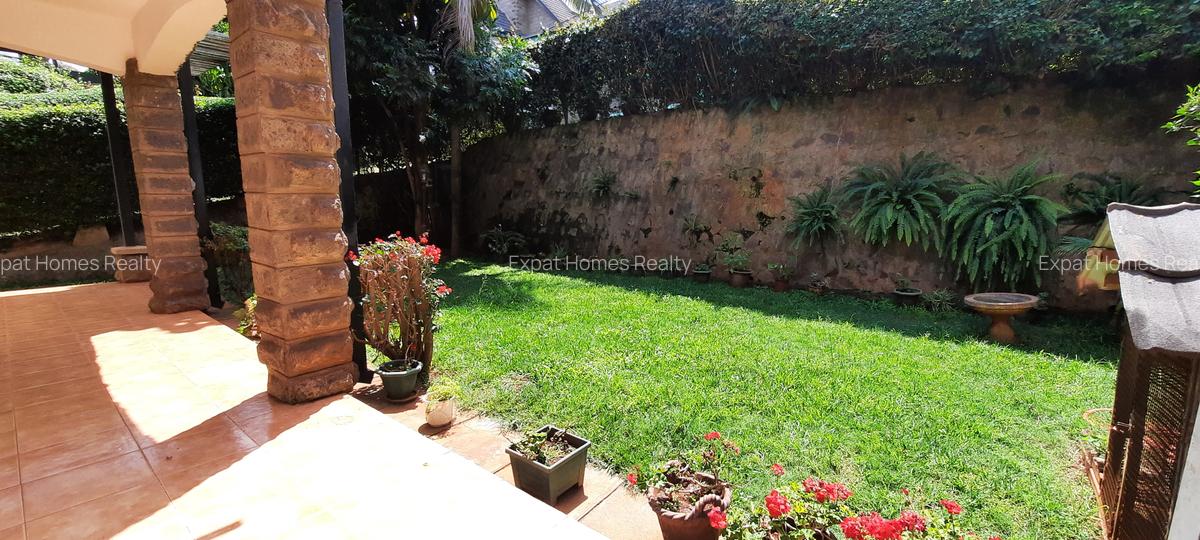 5 Bed Townhouse with En Suite in Lavington - 15