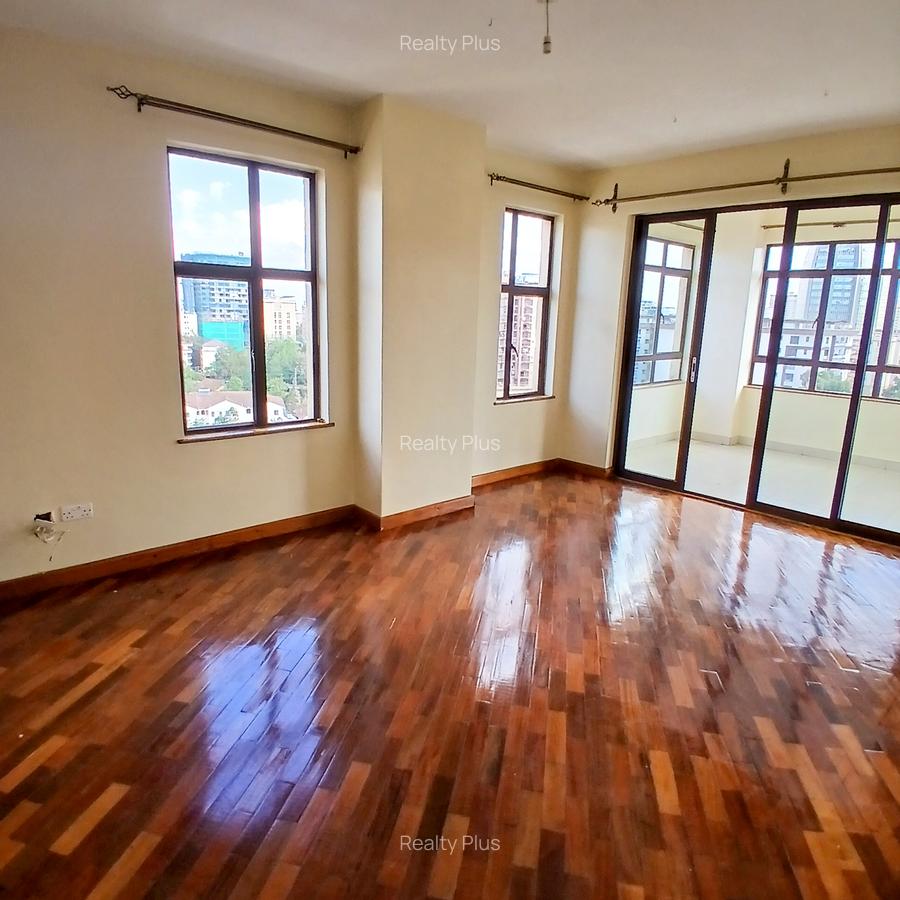 3 Bed Apartment with En Suite at Dennis Pritt Road - 4