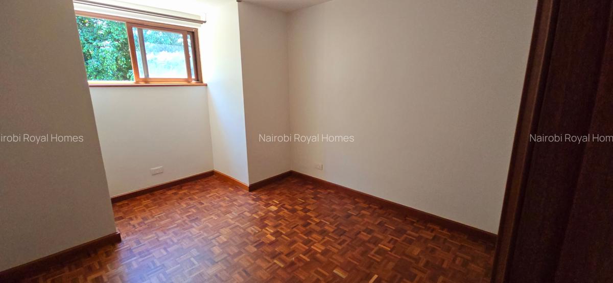 5 Bed Townhouse with En Suite at Lavington Green - 20