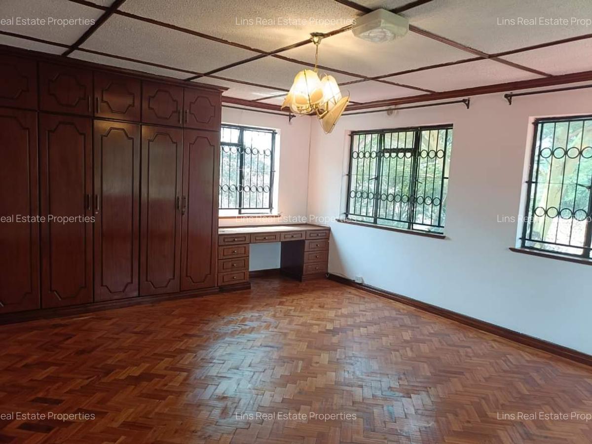 4 Bed House with En Suite in Runda - 9