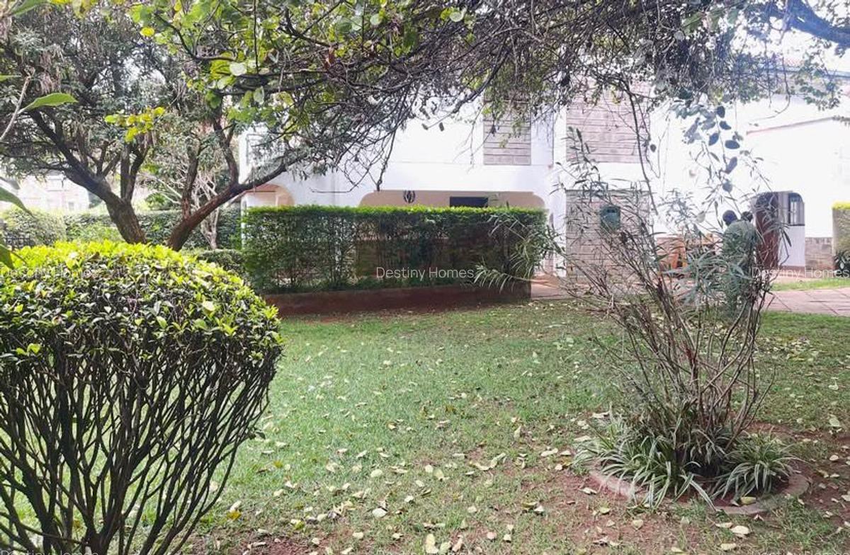 4 Bed Townhouse with En Suite in Lavington - 9