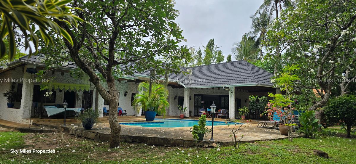 3 Bed Villa with En Suite at Mtwapa La-Marina - 2