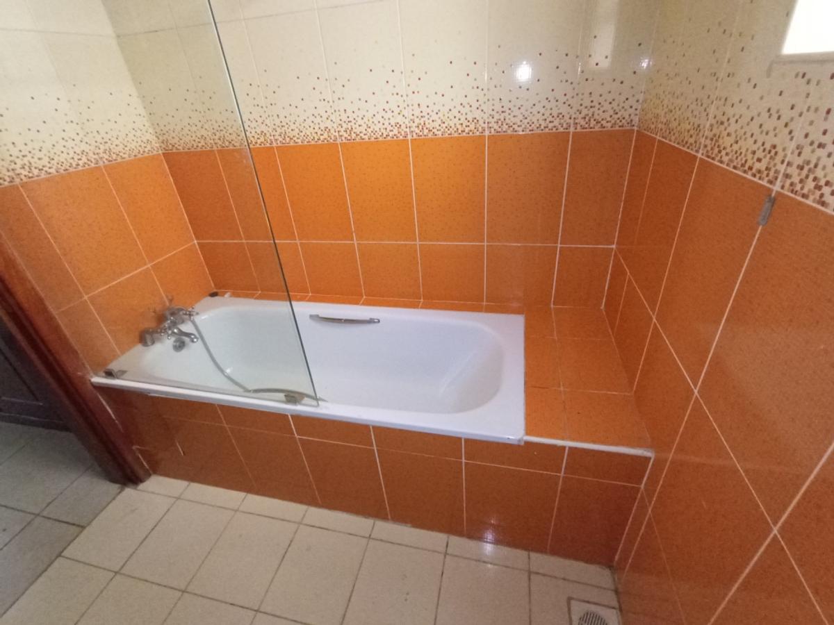 2 Bed Apartment with En Suite at Brookside - 10