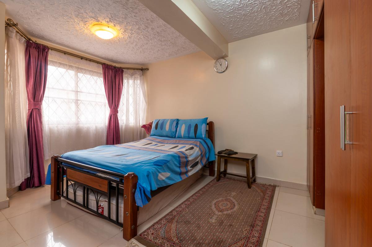 3 Bed Apartment with En Suite in Parklands - 8