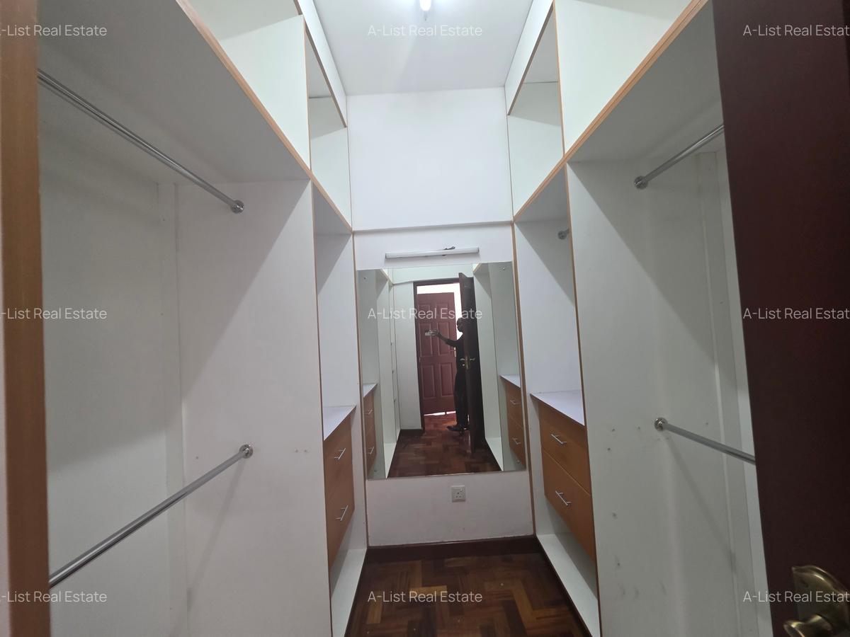 4 Bed Apartment with En Suite at Brookside Drive - 13