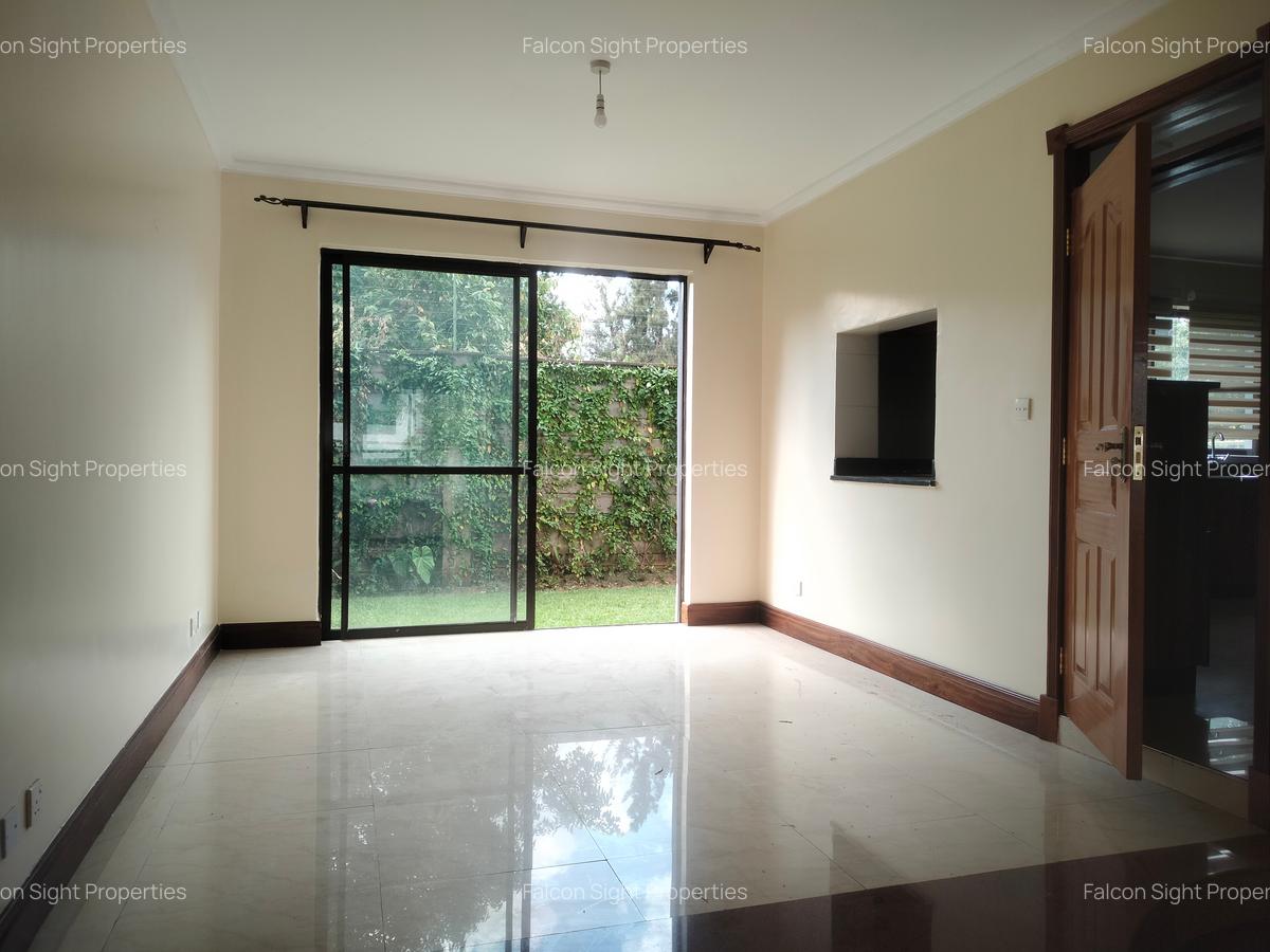 5 Bed Townhouse with Swimming Pool in Spring Valley - 12