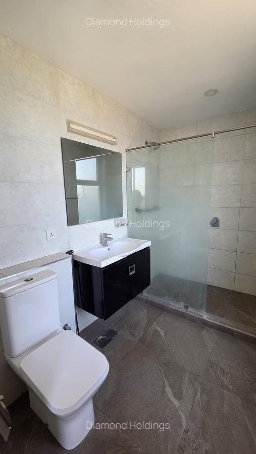 4 Bed Apartment with En Suite at Parklands - 9
