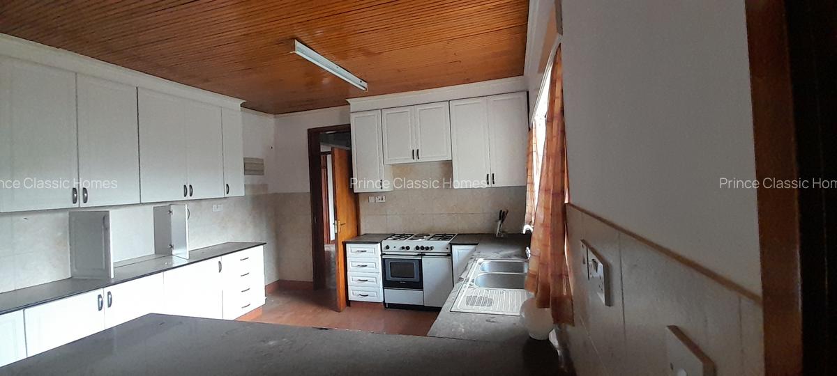 4 Bed Apartment with En Suite in Kilimani - 3