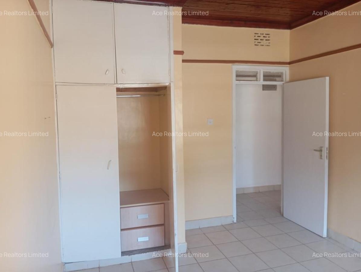 5 Bed House with En Suite at Mountain View Estate Nairoibi - 9