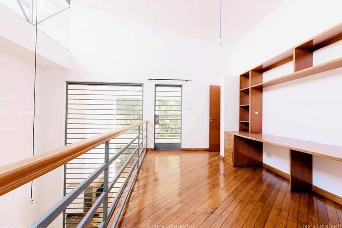 4 Bed Townhouse with En Suite in Lavington - 3