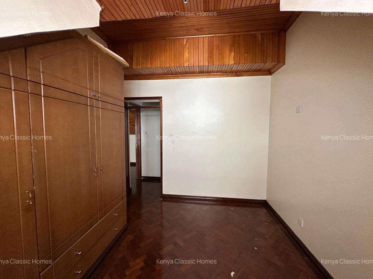2 Bed Apartment with En Suite at Lavington - 9