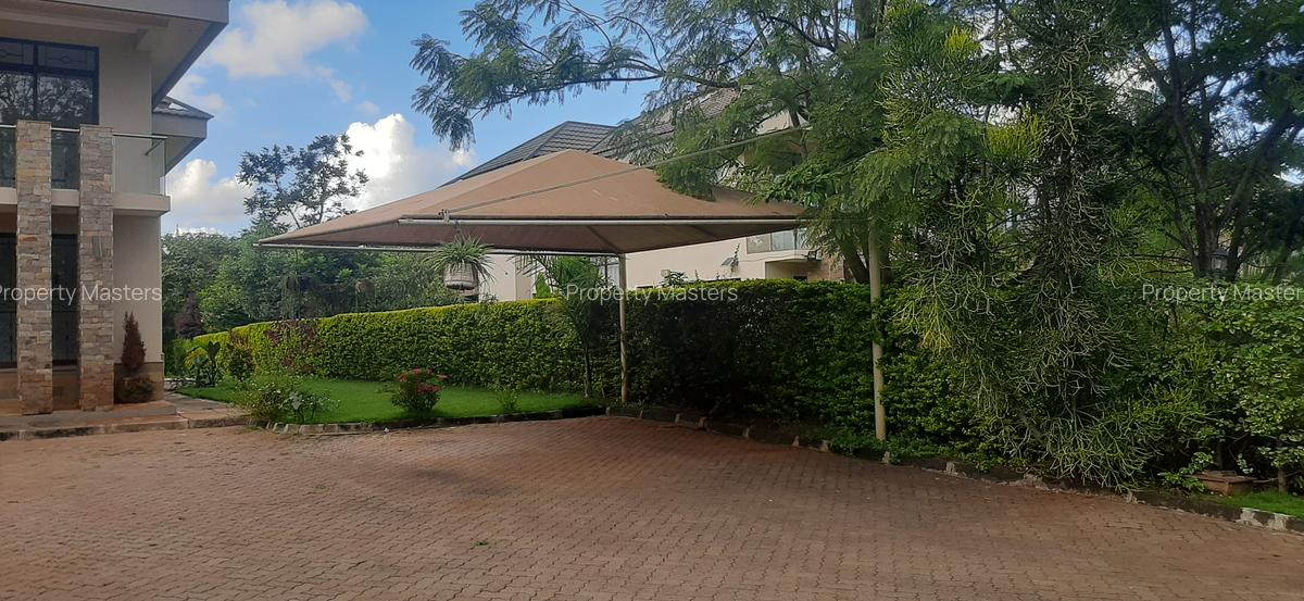 4 Bed Villa with En Suite at Ridgeways - 2