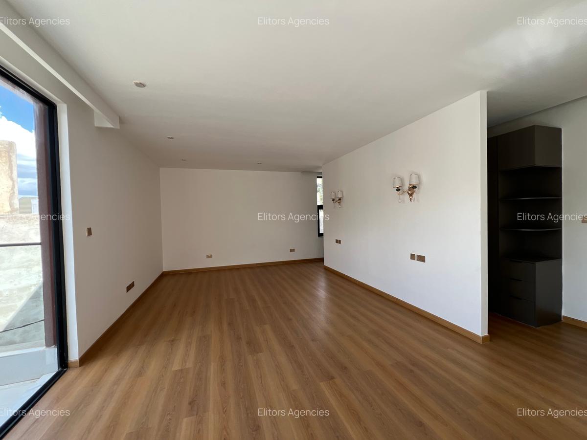 5 Bed Villa with En Suite at Isaac Gathanju Rd - 18