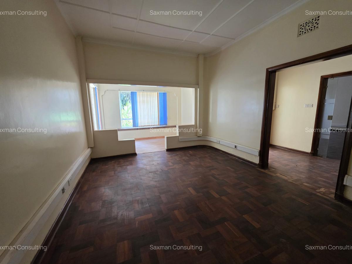 Commercial Property with Service Charge Included in Kilimani - 16