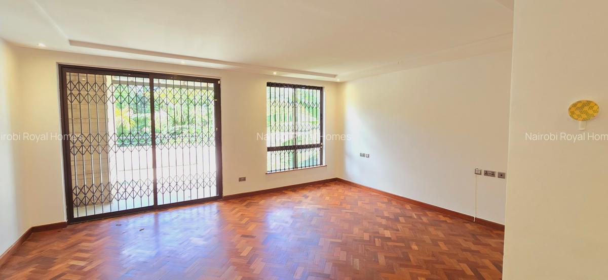 5 Bed Townhouse with En Suite at Lavington Green - 9