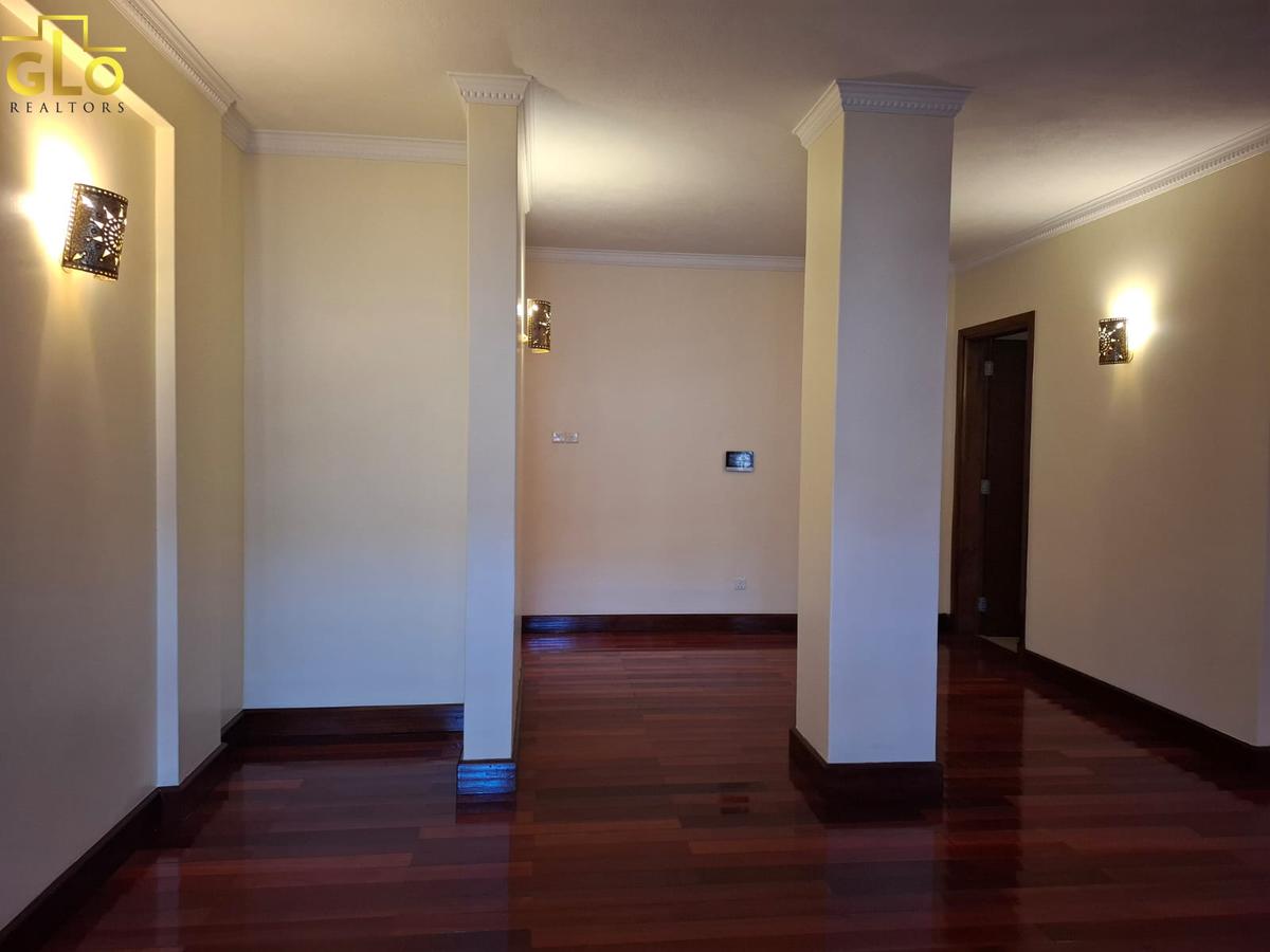 3 Bed Apartment with En Suite in Riverside - 16