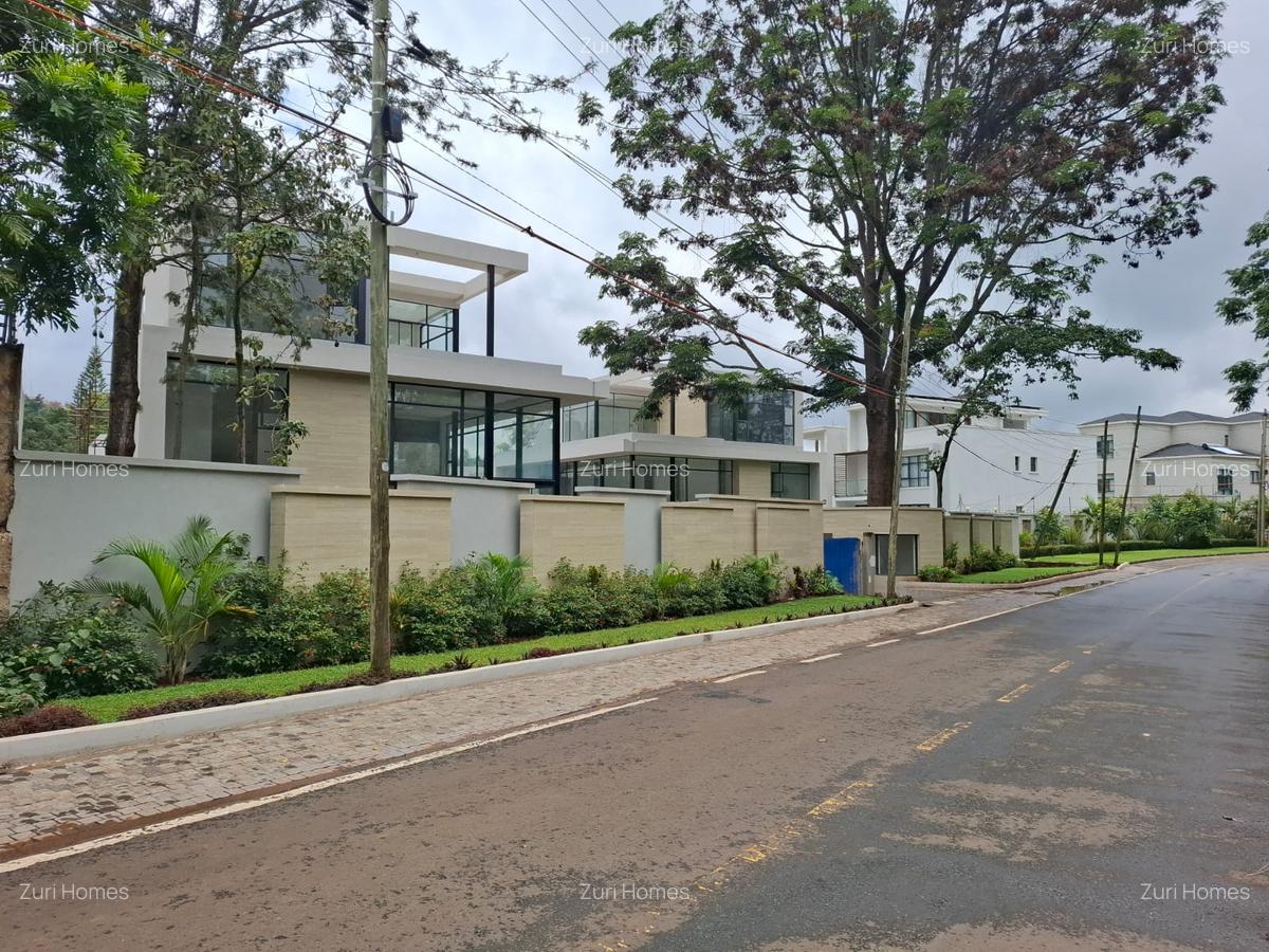 6 Bed Townhouse with En Suite in Lavington - 3