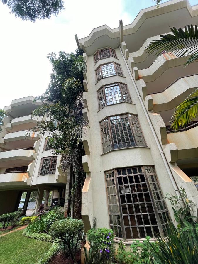 3 Bed Apartment with En Suite in Lavington - 17