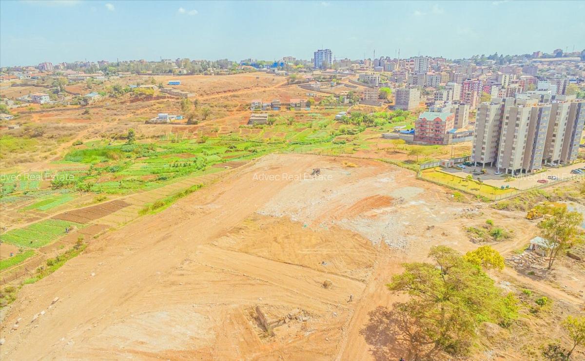 Land in Kasarani - 4