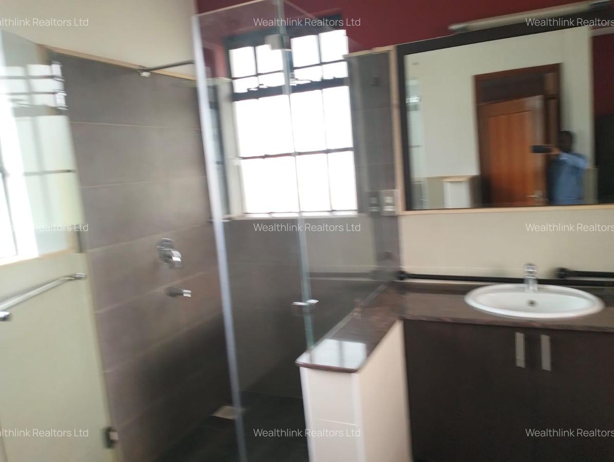 4 Bed House with En Suite at Runda - 10