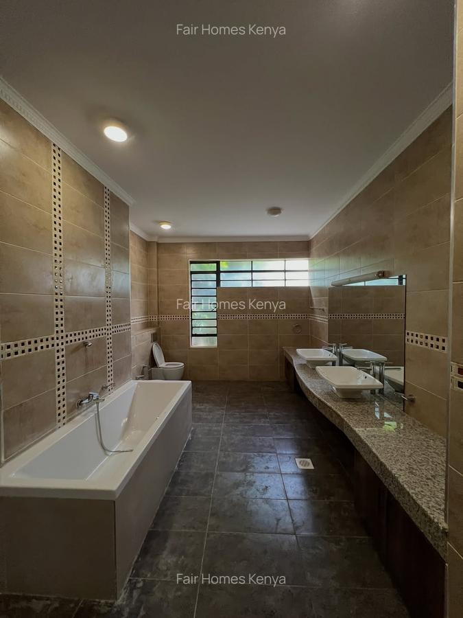 5 Bed Townhouse with En Suite at Convent Drive - 12