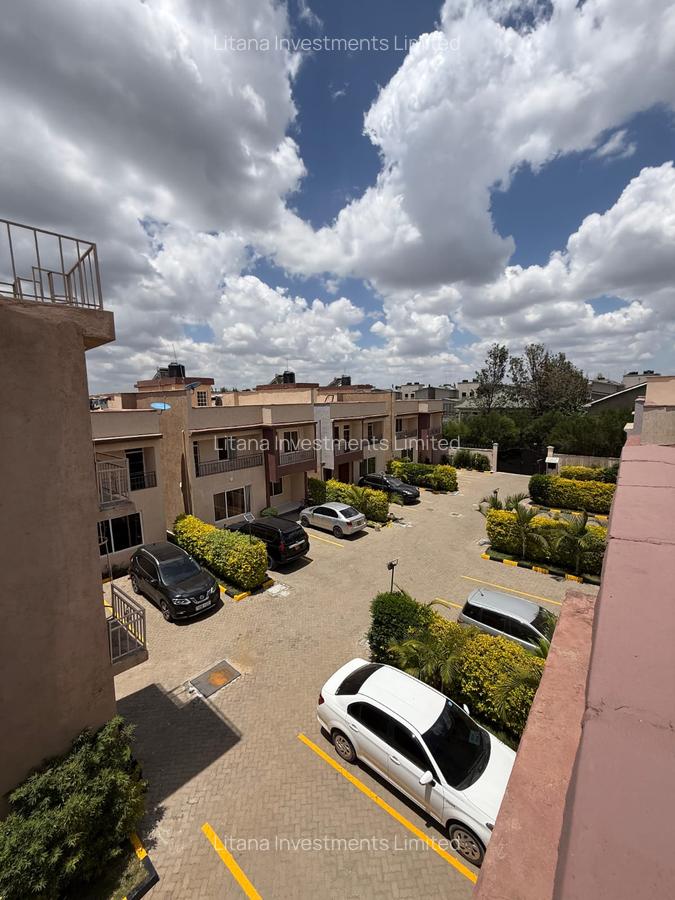 4 Bed Townhouse with En Suite at Gateway Mall - 20