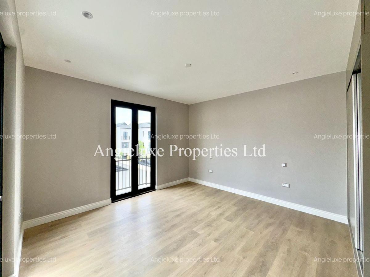 5 Bed Townhouse with En Suite at Runda - 18