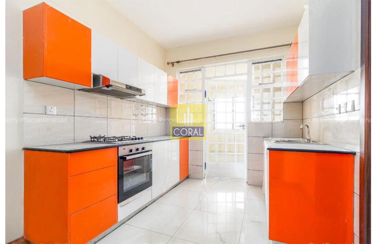 3 Bed Apartment with En Suite in Lavington - 1