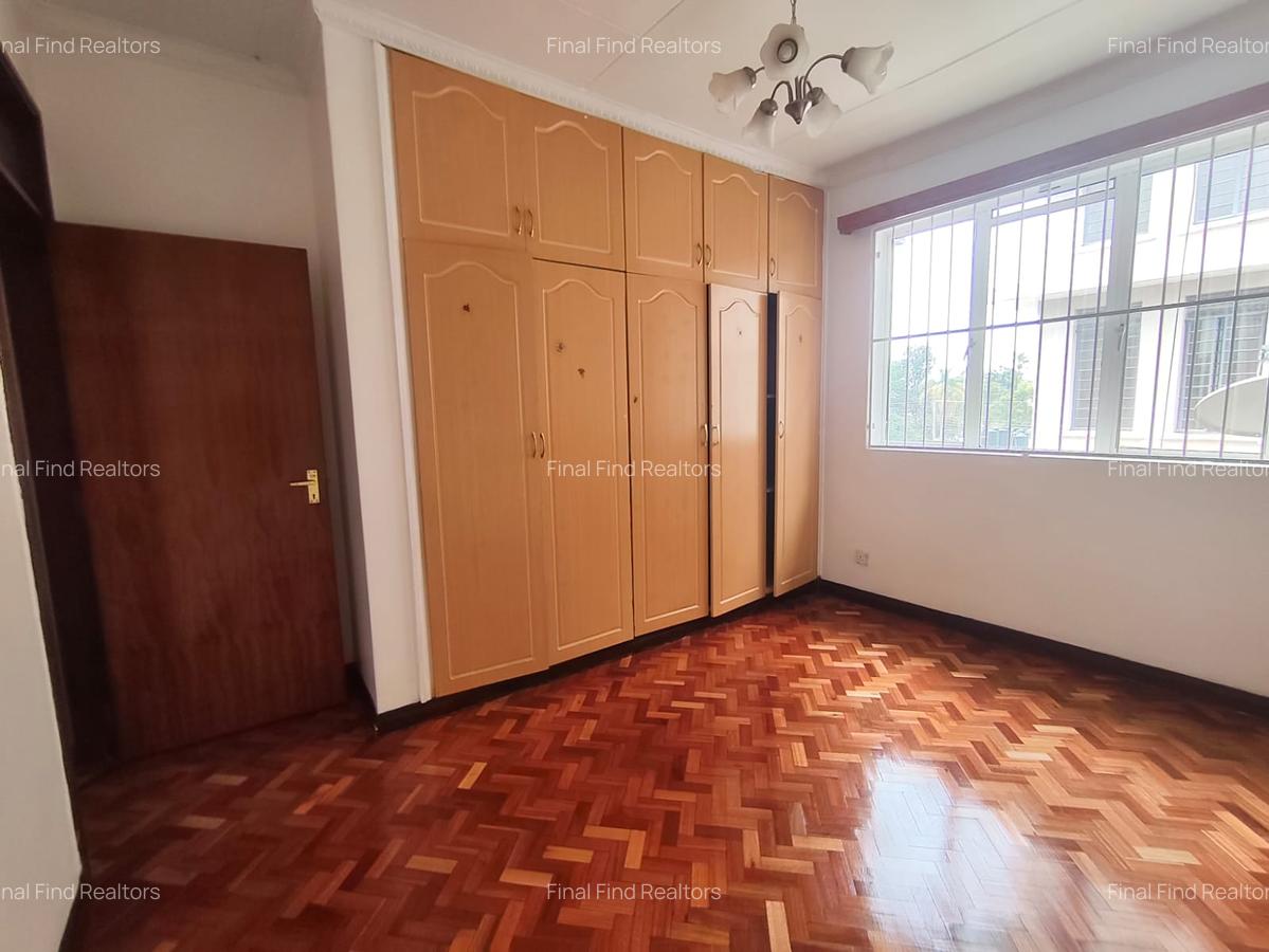 3 Bed Apartment with En Suite in Westlands Area - 2