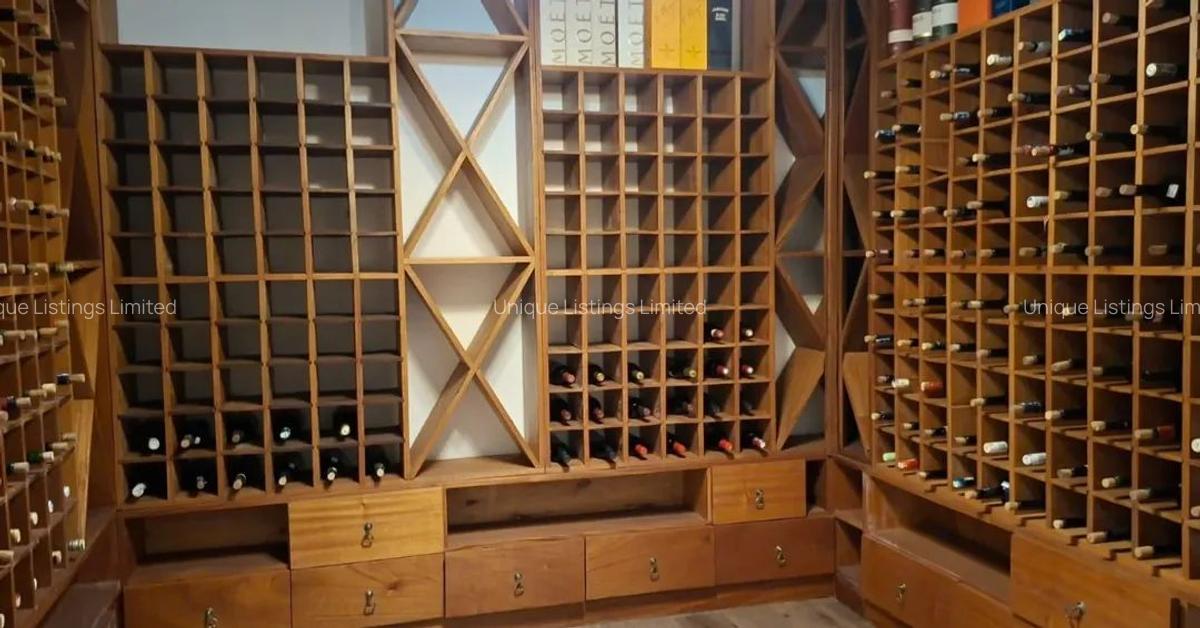 4 Bed Villa with En Suite in Spring Valley - 2