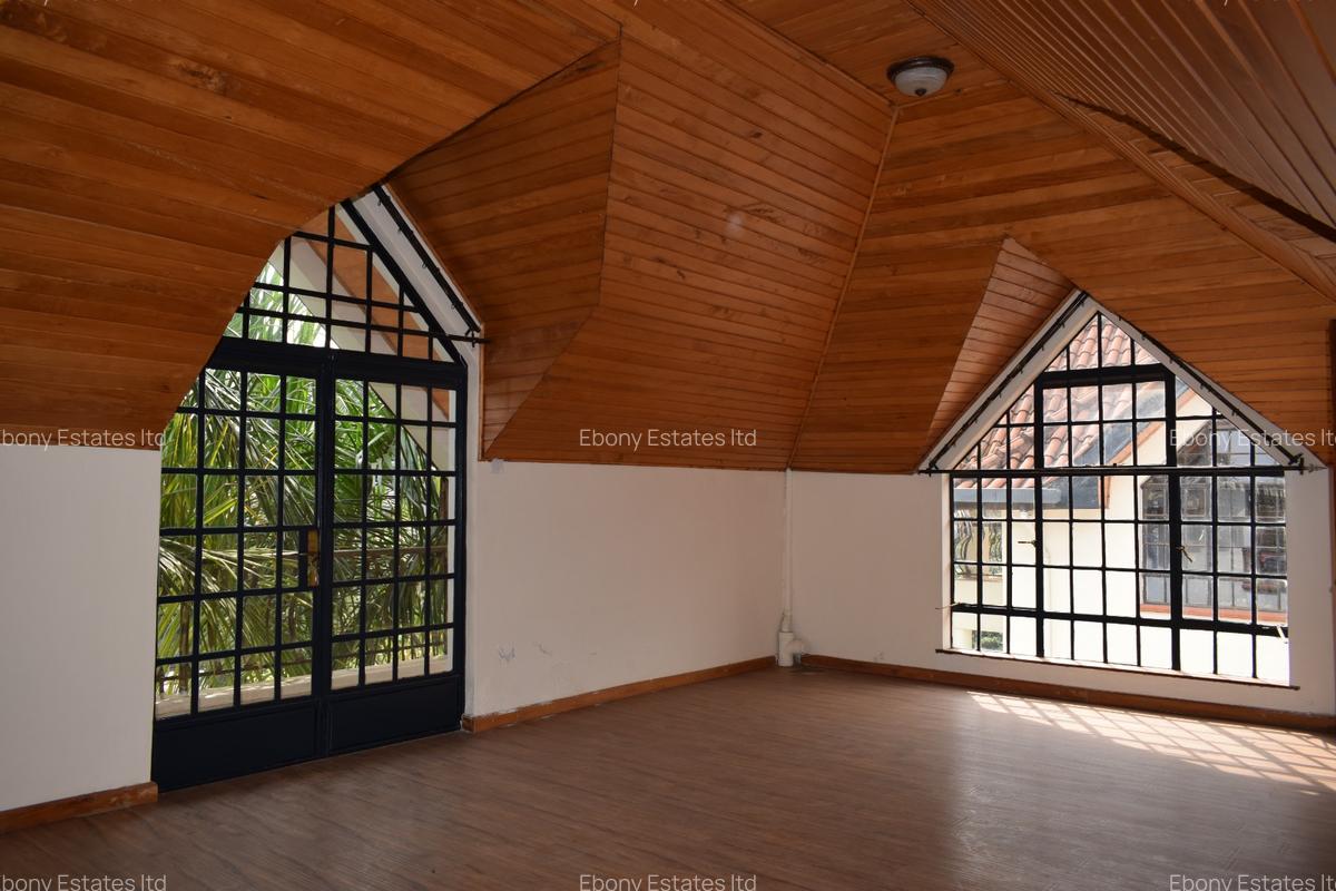 5 Bed Townhouse with En Suite in Lavington - 7