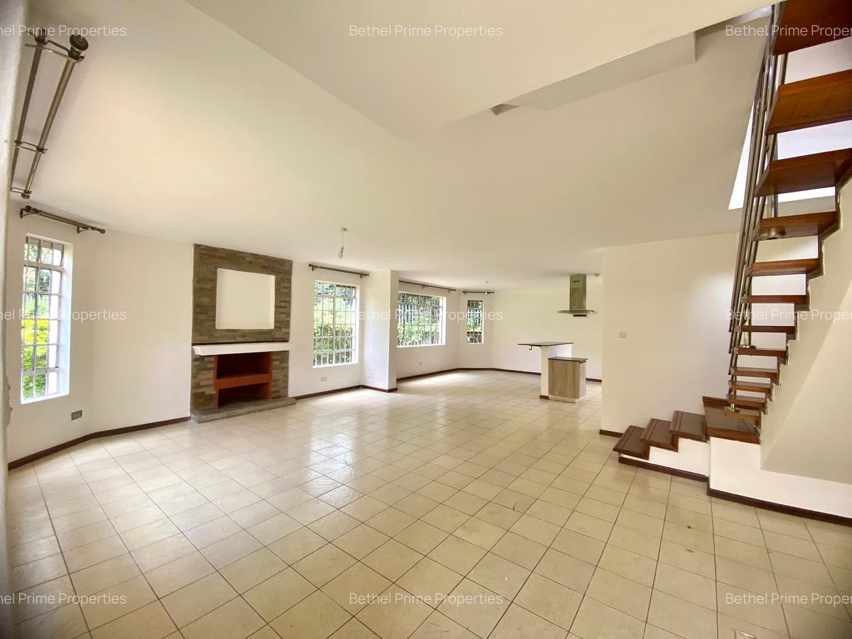 4 Bed Townhouse with En Suite in Spring Valley - 17