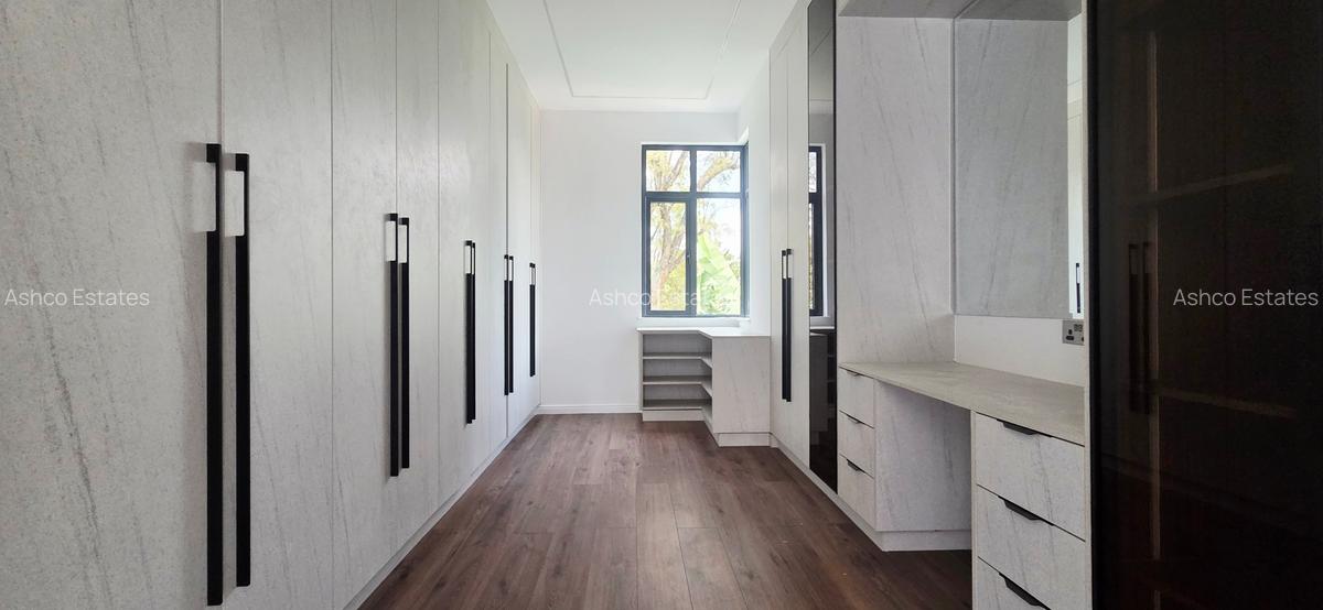 6 Bed Villa with En Suite in Lavington - 19