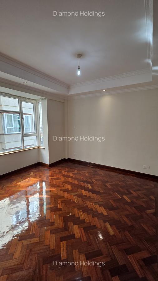 4 Bed Apartment with En Suite at Parklands - 11