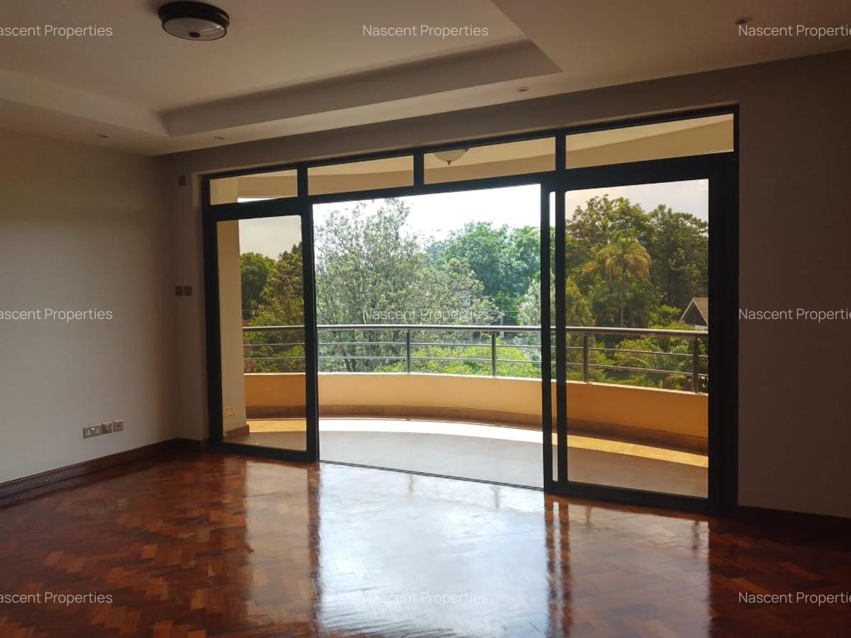 3 Bed Apartment with En Suite in Riverside - 11