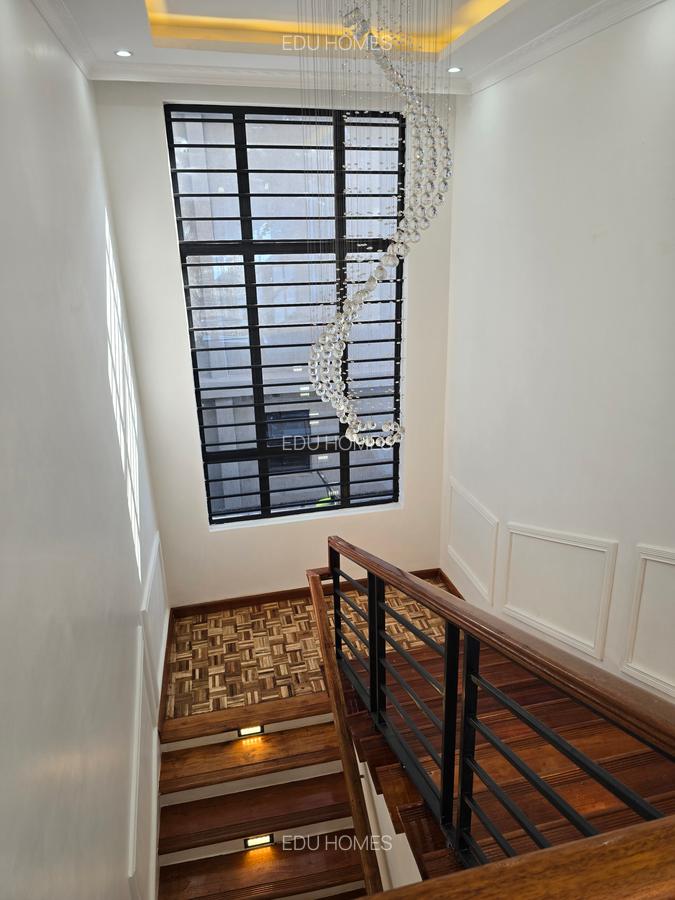 4 Bed Townhouse with En Suite at Thikaroad - 12