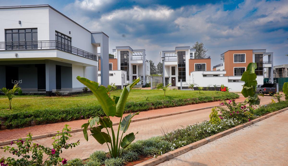 4 Bed House with En Suite in Kiambu Road - 4