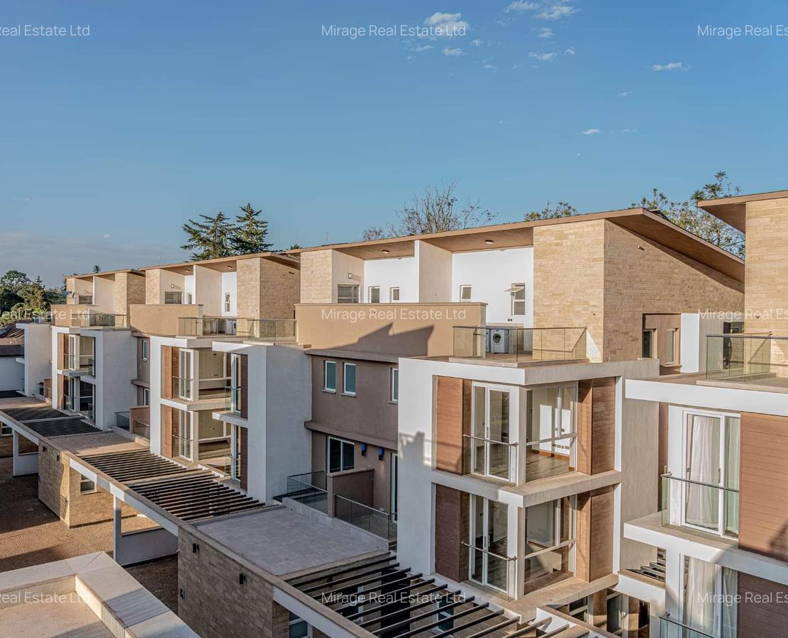 4 Bed Villa with En Suite in Lavington - 4