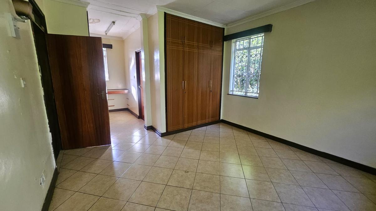 4 Bed House with En Suite at Old Runda - 8