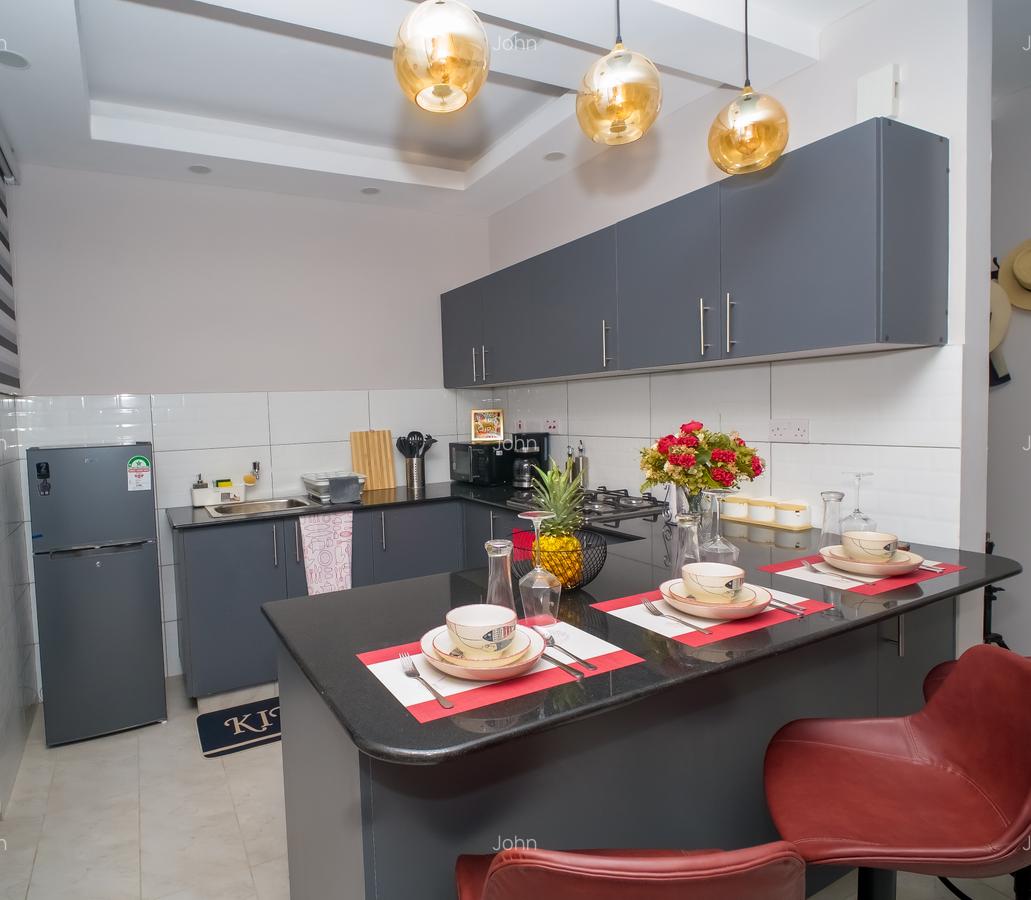 Serviced 2 Bed Apartment with En Suite at 1St Ave - 13