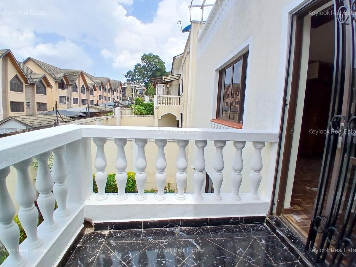 4 Bed Townhouse with En Suite at Lavington Green - 12