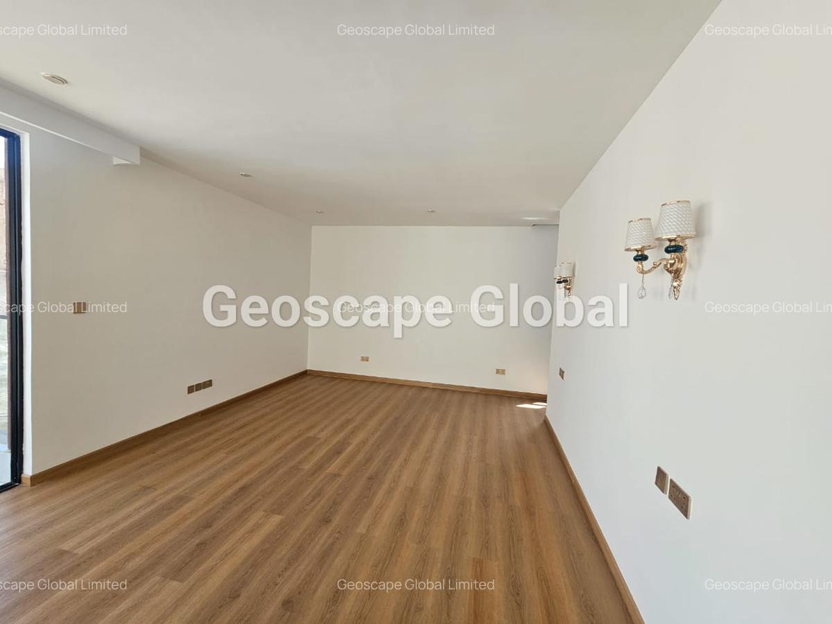 5 Bed Townhouse with En Suite in Lavington - 9