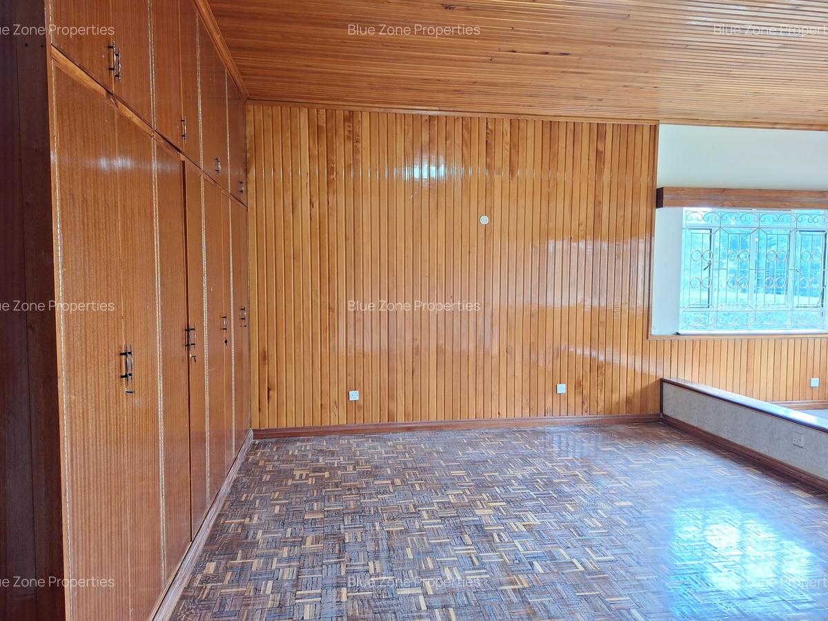 6 Bed House with En Suite at Off Redhill Dr - 16