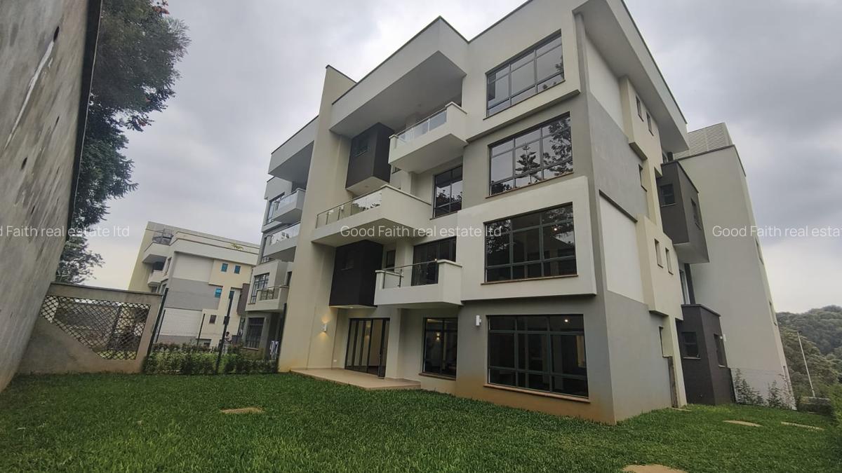 4 Bed House with En Suite at Two Rivers - 2