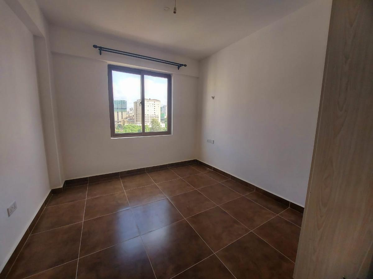 3 Bed Apartment with En Suite at Parklands - 8