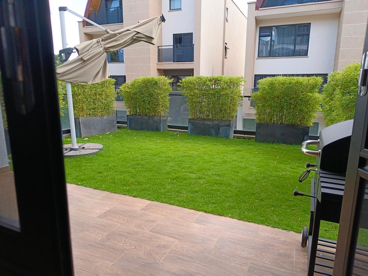 5 Bed Townhouse with En Suite in Lavington - 19