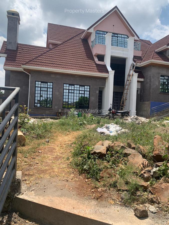 6 Bed House with En Suite at Cianda - 2