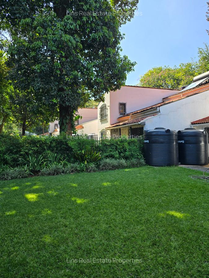 4 Bed Townhouse with En Suite in Muthaiga - 19